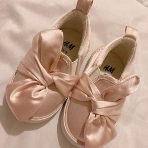 NWOT pink satin bow slip on shoes